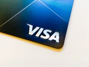 Visaのロゴ自体がホログラムになっているタイプ