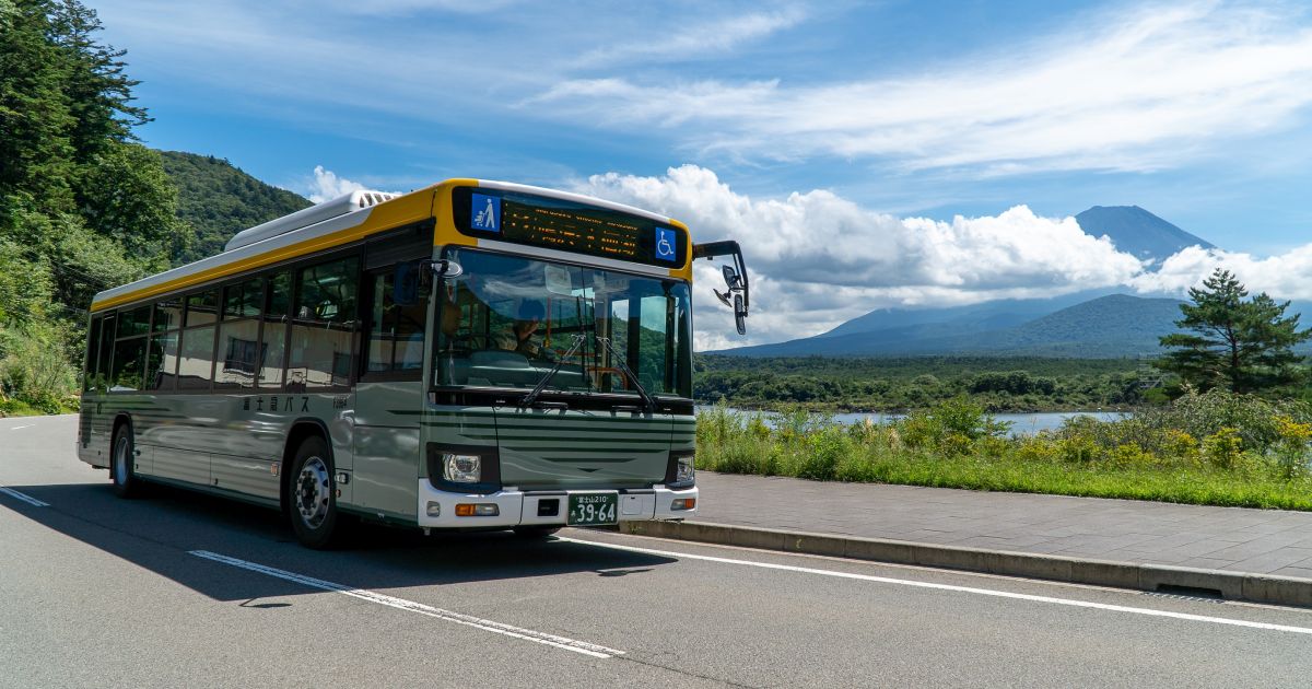 富士五湖・御殿場エリアの路線バスでJCBやAmerican Express、Diners Clubのタッチ決済が利用可能に
