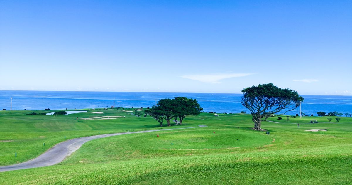 アメックス、青木功プロ・丸山茂樹プロとプレーできる「Dream Golf by Amex in 沖縄」を開催